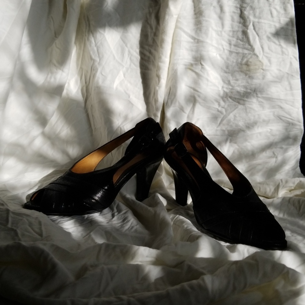 Söfft 7.5 open toe heels GUC